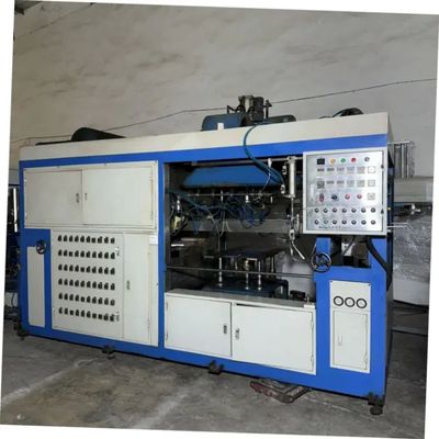 50-100KG/h Tốc độ hình thành tối đa Máy hình thành chân không nhựa cho sản xuất quy mô lớn