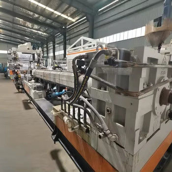 Máy xát nhựa có độ dài vít 33 có thể tùy chỉnh với hệ thống điều khiển PLC