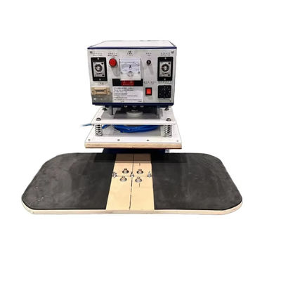 Máy niêm phong mụn nhỏ Mini Double-station với công suất sản xuất 2-5 giây